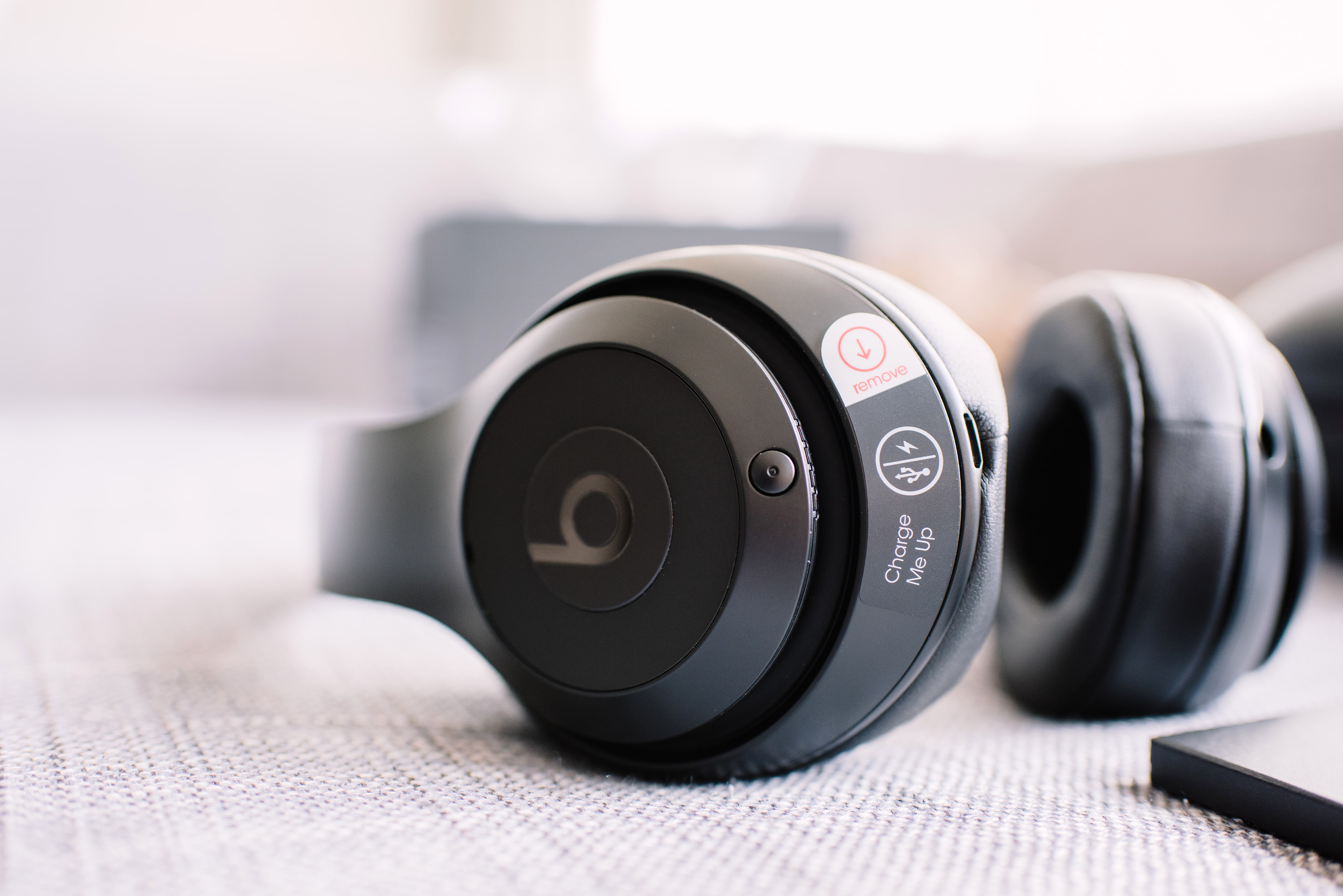 noise cancelling headphones
